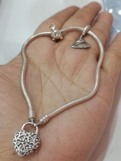 (Category: ) located in . Submitted by clovergold888 (Listing ID 1336275380, Image 1). Description: .