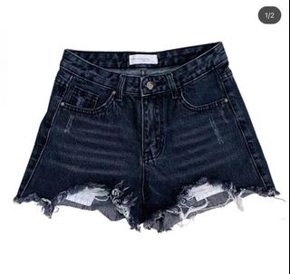 (Category: ) located in . Submitted by inday_wardrobe2021 (Listing ID 1336201162, Image 1). Description: .