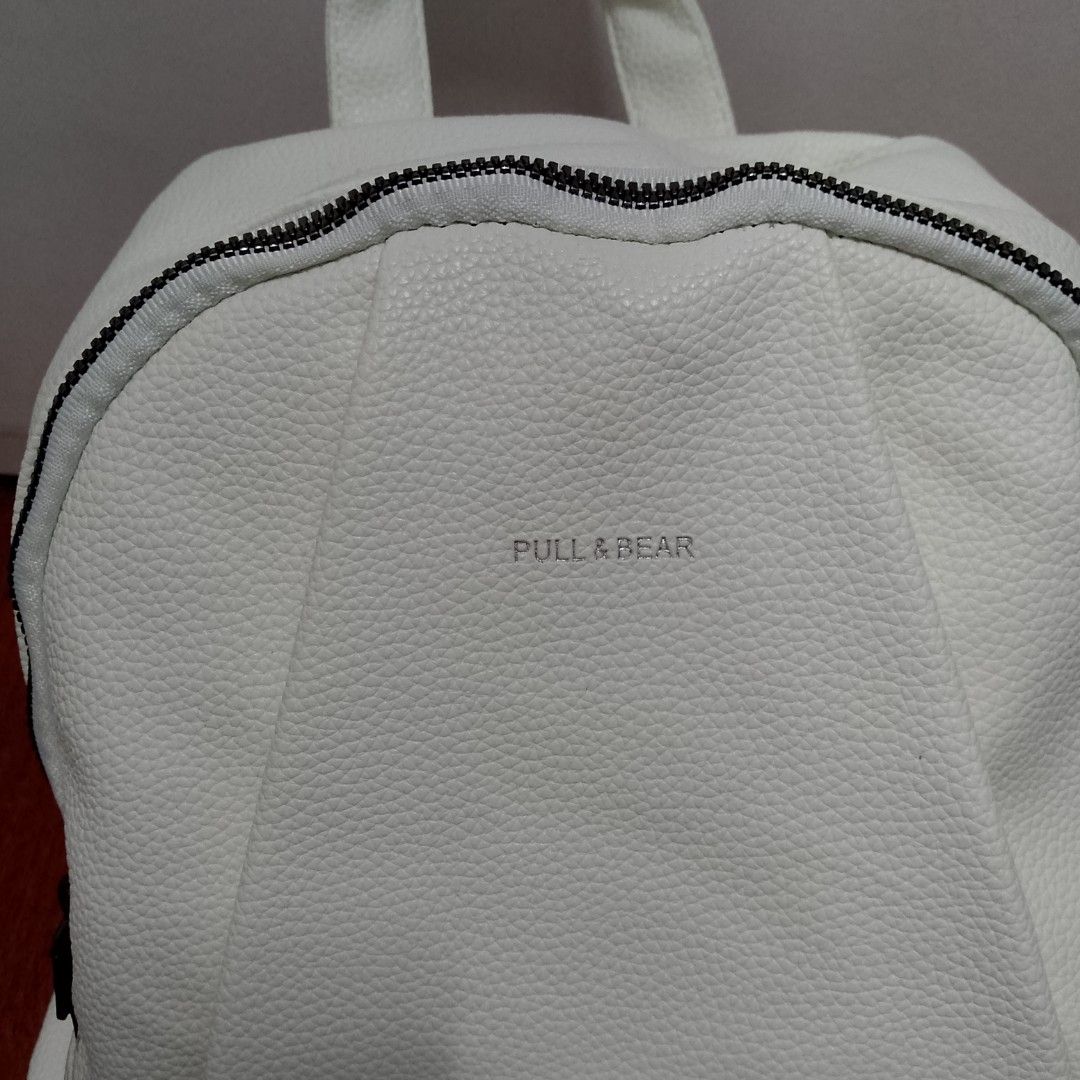 Brand new PULL AND BEAR BAGPACK (Category: Luxury Bags & Wallets) located in Cavite. Submitted by thriftvogu12062 (Listing ID 1336280177, Image 3). Description: Brand New Pull and Bear Bag.