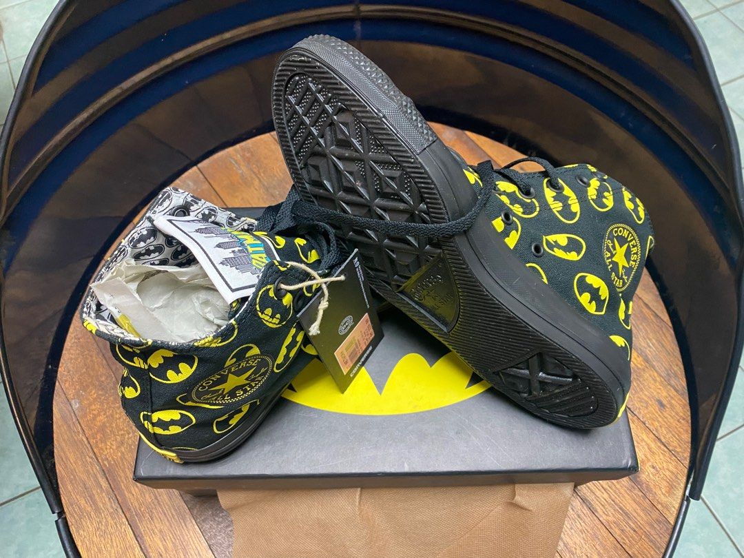Converse Batman (Category: Sneakers) located in Kuala Lumpur. Submitted by the_crew (Listing ID 1336191908, Image 3). Description: Authentic Brand new Converse Batman Size 8UK RM250 nego.