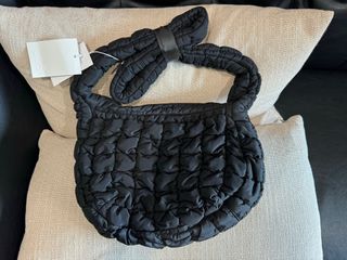 (Category: ) located in . Submitted by gians_closet (Listing ID 1336183157, Image 1). Description: .