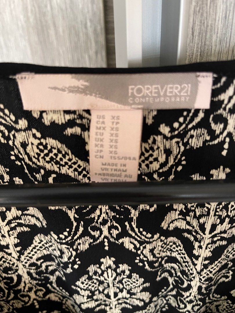 Forever 21 Astec Print Dress (Category: Dresses) located in Makati City. Submitted by prettymnl (Listing ID 1336275684, Image 2). Description: .