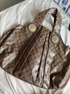 (Category: ) located in . Submitted by stylewithpreloved (Listing ID 1336229485, Image 1). Description: .
