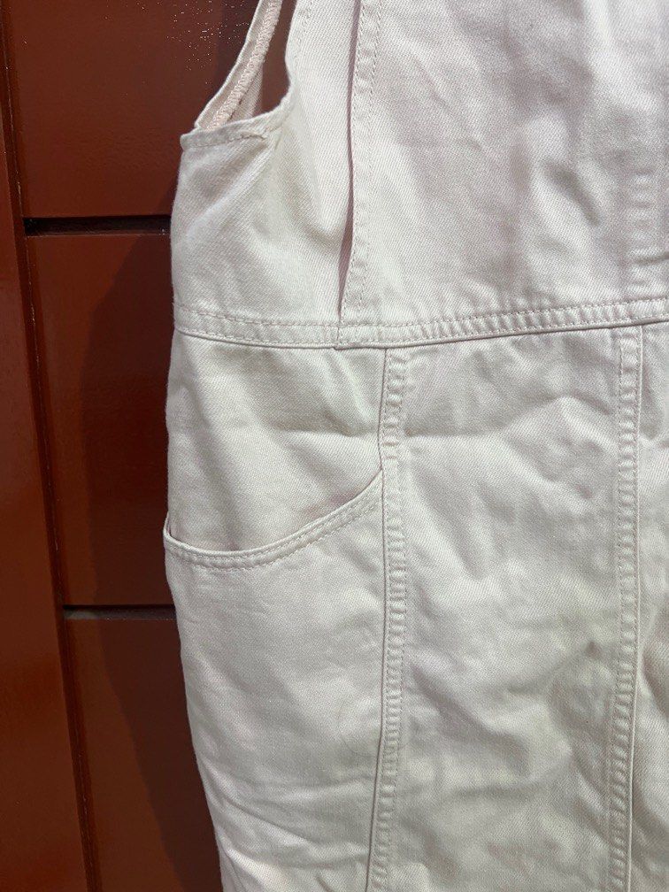 H&M Baby Pink Jumpsuit (Category: Jumpsuits) located in Valenzuela. Submitted by declutterclutter_ (Listing ID 1336289616, Image 3). Description: .