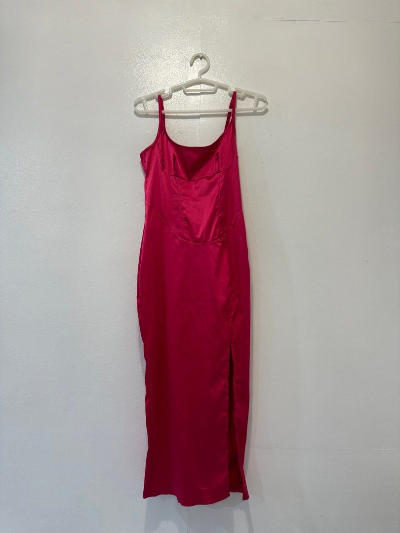 Hot pink Barbie dress (Category: Evening dresses & gowns) located in Cainta. Submitted by kitskit (Listing ID 1336307133, Image 1). Description: Bought from the orange app only worn once! .