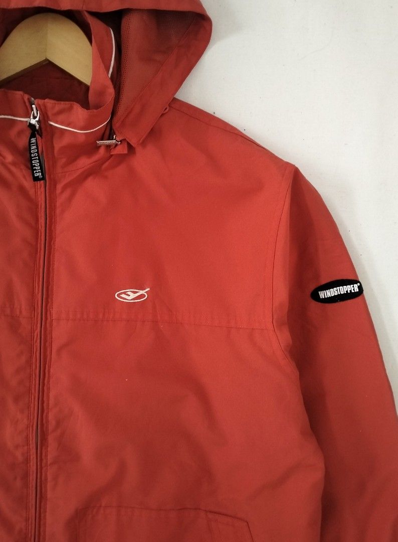 jaket running outdoor pro SPECS original second Fesyen Pria Pakaian Baju Luaran di Carousell