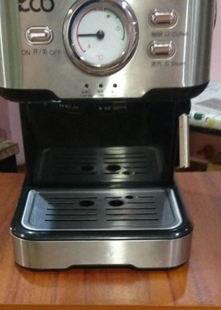 KCB Espresso Machine and Cold Brew Pitchers (Category: Coffee Machines & Makers) located in Pasay City. Submitted by nobledragona (Listing ID 1336290336, Image 1). Description: Inclusions: Espresso Machine 2 Portafilters 3 Cold Brew Pitcher Scooper Cold cups 22oz- 125pcs Hot Cups 16oz-64pcs.