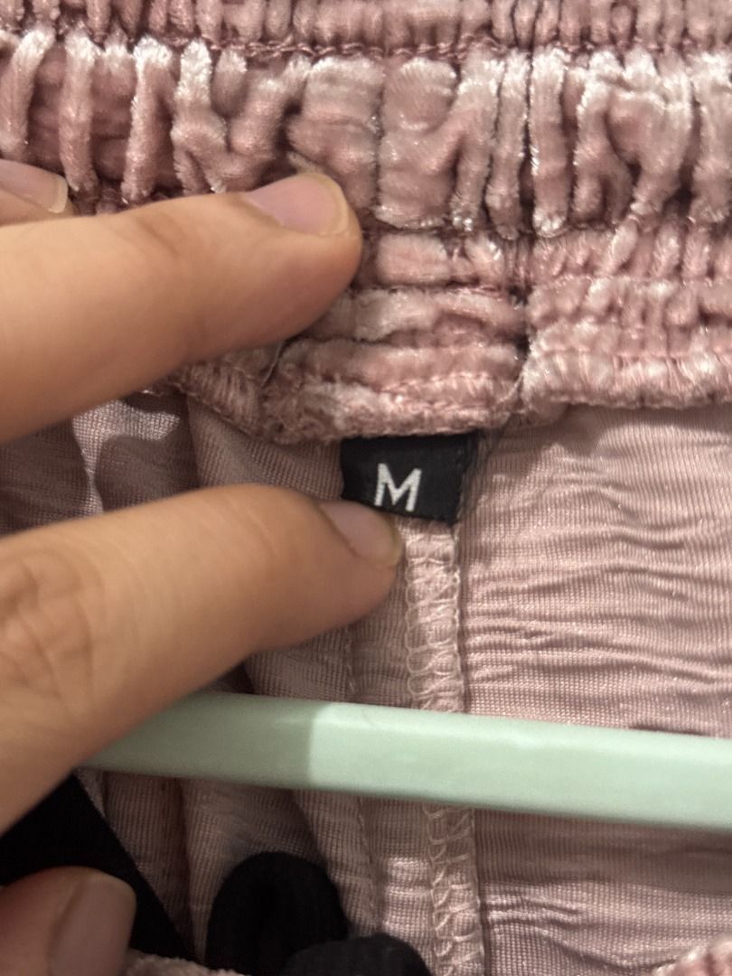MN+LA Rose Pleated Velour Cropped Pants - Medium (Category: Joggers) located in Quezon City. Submitted by afpar (Listing ID 1336313385, Image 2). Description: Waist 31-33, Length 35 1/2.