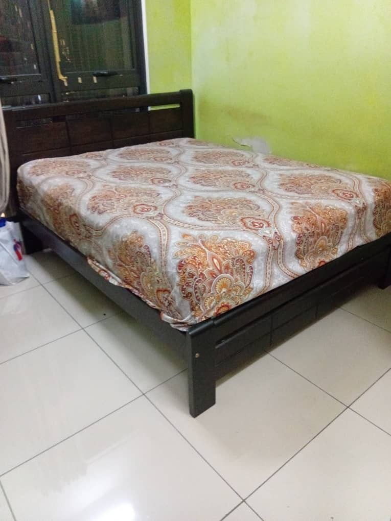 Moving out Sale! Bed for Sale, Furniture & Home Living, Furniture 