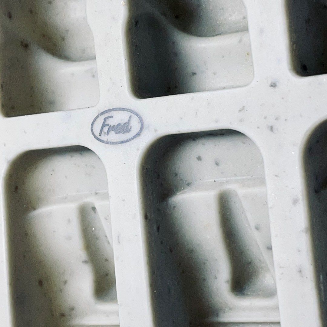 Original Fred Stone Cold Moai Easter Island High Grade Silicone Ice Cube Tray Mold (Category: Other Kitchenware & Tableware) located in Tagaytay City. Submitted by barenwolf (Listing ID 1336218906, Image 2). Description: .