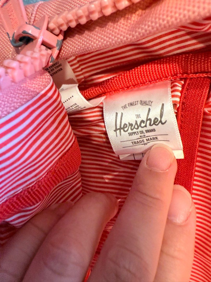 Original Herschel Backpack (Category: Backpacks) located in Manila. Submitted by copthatstuff (Listing ID 1336224990, Image 3). Description: Settlement backpack in Flamingo.
