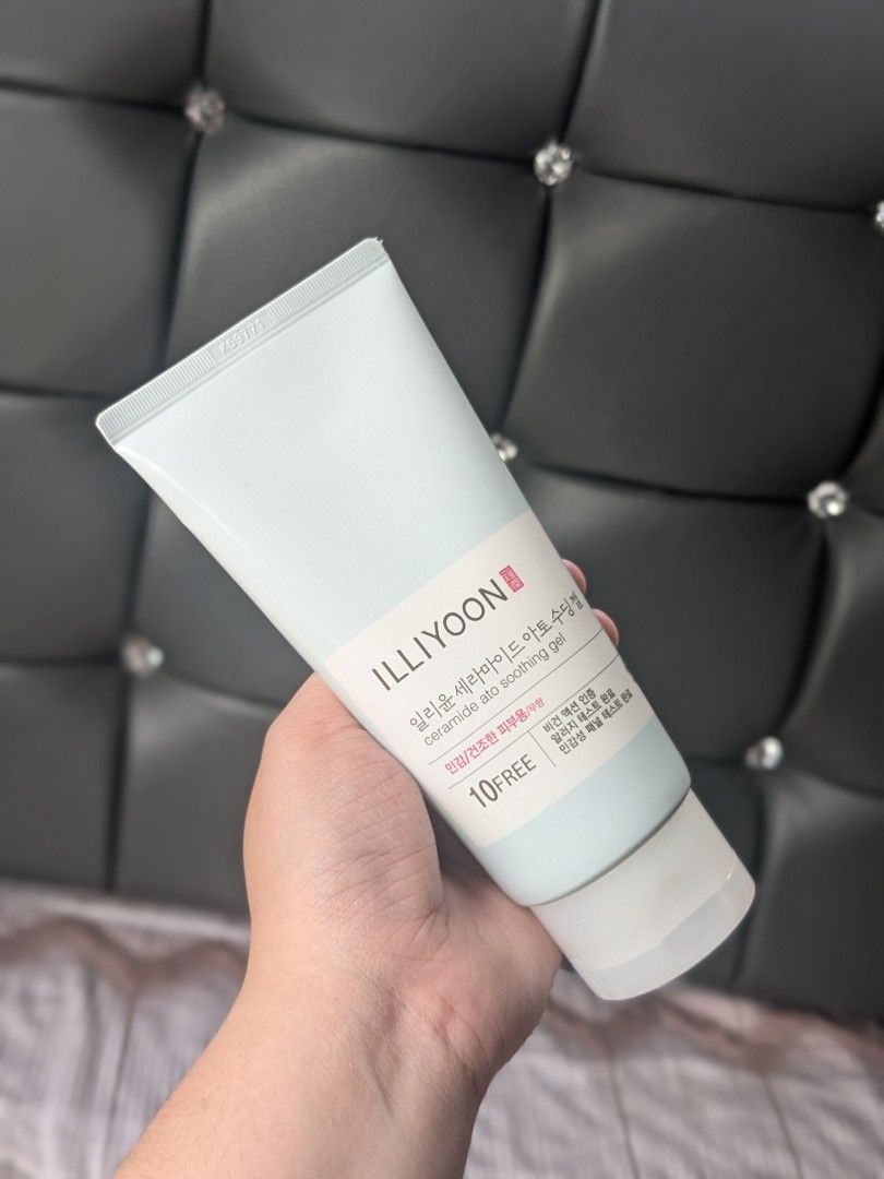 Original Illiyoon Gel Moisturizer (Category: Face Care) located in Quezon City. Submitted by nnncorner (Listing ID 1336215884, Image 3). Description: Illiyoon Gel Moisturizer Authentic from Korea 175 ml -high moisture soothing gel that cools sensitive skin -for all skin types -light weight and not that sticky -unscented sealed SRP: 1728 in php, bought on bulk and sale in Korea that's why it less payment available extra stocks: 10 Selling 1,180.