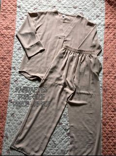 (Category: ) located in . Submitted by ruangcloset (Listing ID 1336289647, Image 1). Description: .
