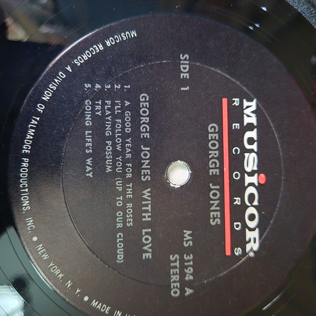 Plaka/ vinyl record.george JONES (Category: Vinyls) located in Valenzuela. Submitted by toyharry (Listing ID 1336233592, Image 3). Description: EXCELLENT CONDITION , U.S pressed😘.