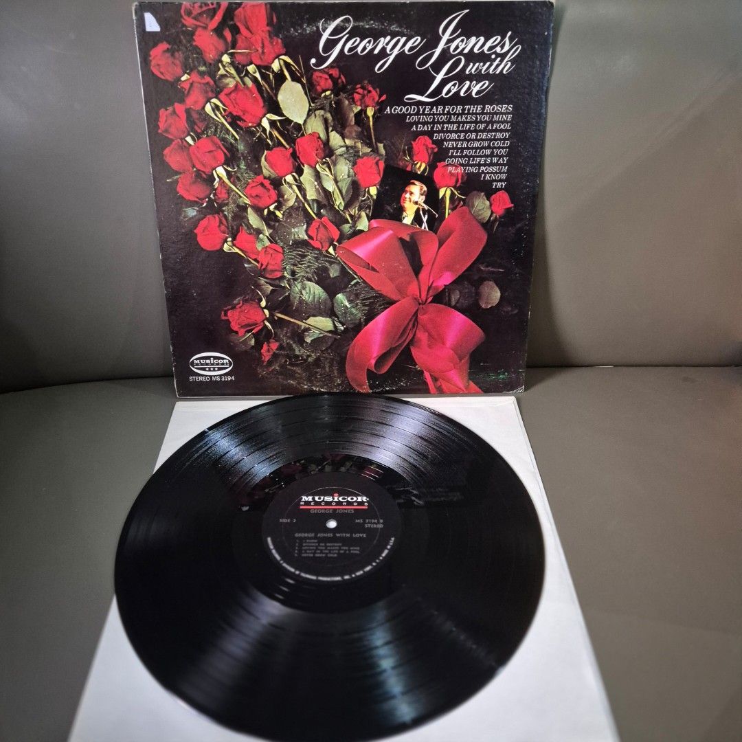 Plaka/ vinyl record.george JONES (Category: Vinyls) located in Valenzuela. Submitted by toyharry (Listing ID 1336233592, Image 2). Description: EXCELLENT CONDITION , U.S pressed😘.