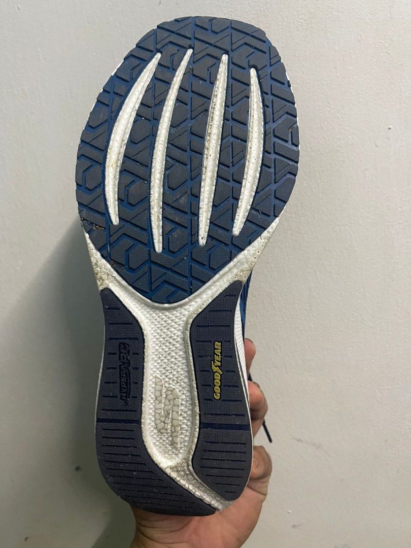 SKECHERS men GOrun Arch Fit Razor 4 running shoes, Women's Fashion ...