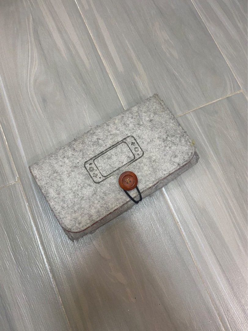 switch lite pouch with game holder (Category: Cases & Covers) located in Cavite. Submitted by vvvv.store (Listing ID 1336303117, Image 1). Description: .