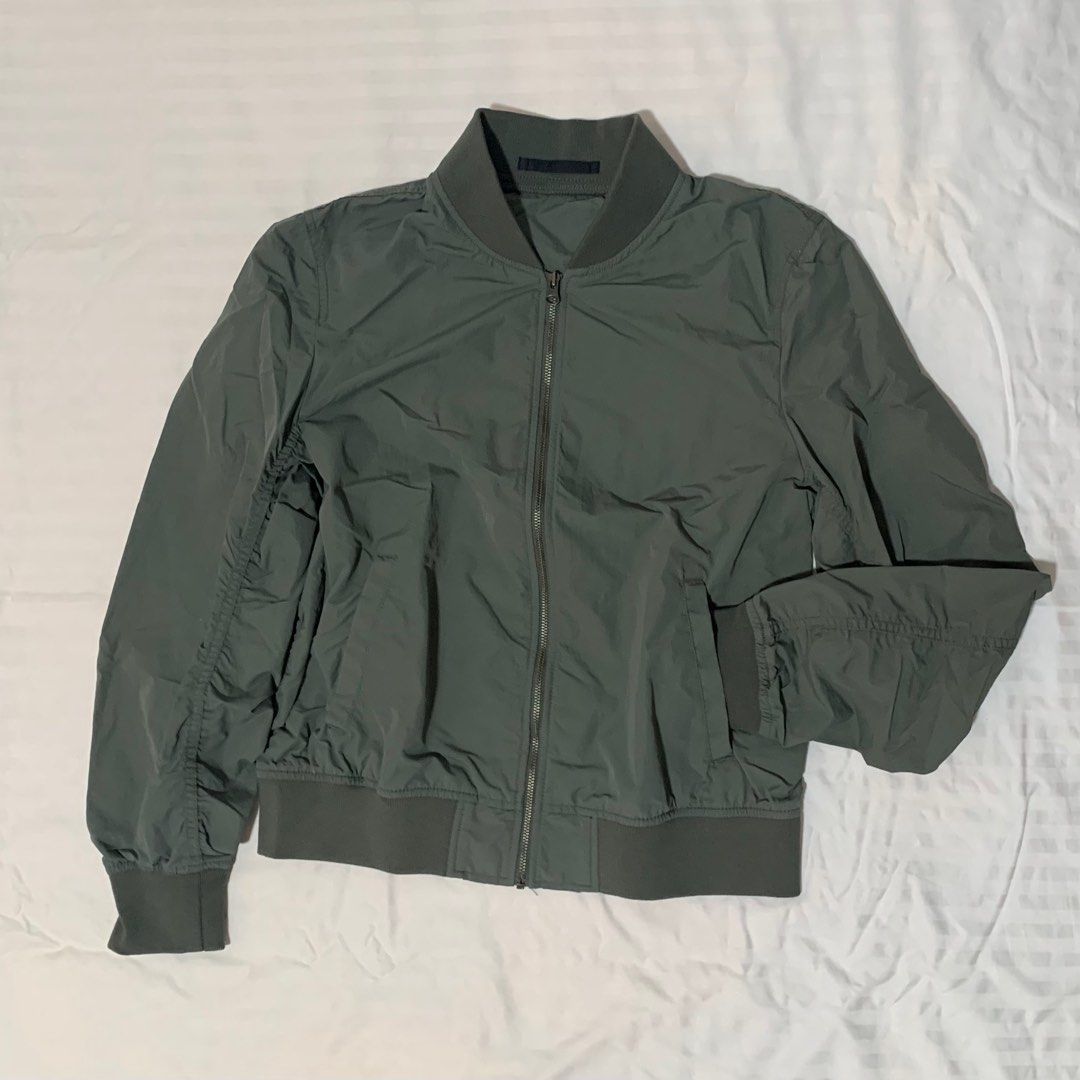 Uniqlo army green jacket top