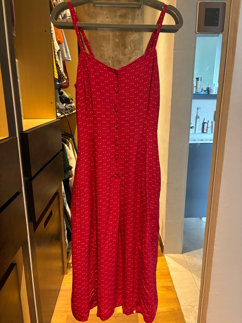 Uniqlo ines de la fressange Red dot slip Dress Women s Fashion Dresses Sets Dresses on Carousell