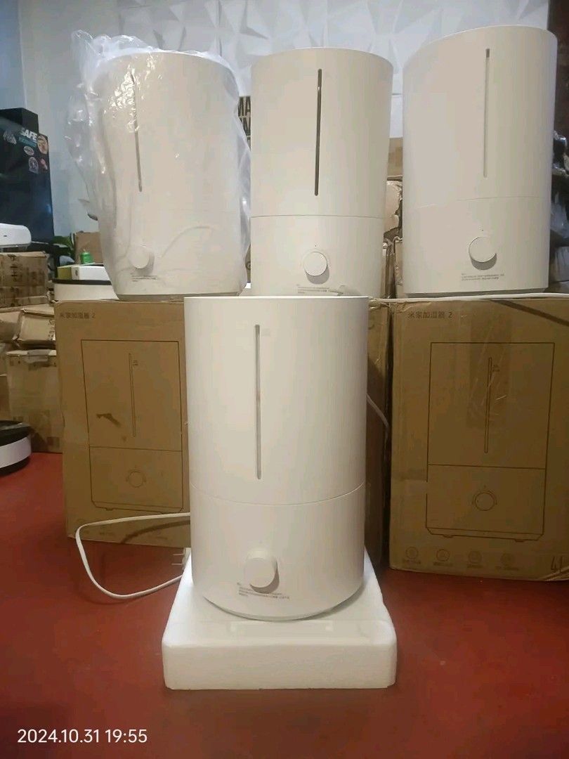 xiaomie air humidifier (Category: Home Fragrance) located in Malabon City. Submitted by granmerlencagayandeoro (Listing ID 1336316782, Image 2). Description: onhand same day pickup via lalamove.