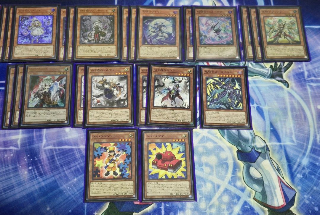 centurion yugioh deck Amazon.com: 50ct 63x90mm Holographic Top Loading Trading Card Sleeves for  YuGiOh/Japanese Art Anime Printing Card Sleeves Protectors (Centurion) :  Toys & Games