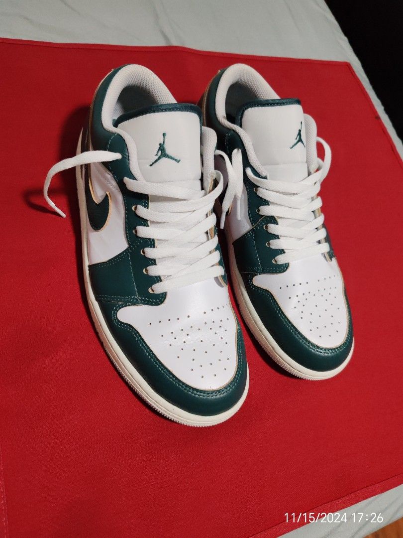 AIR JORDAN 1 LOW SE (Category: Sneakers & Footwear) located in Quezon City. Submitted by jrlabs (Listing ID 1336416990, Image 1). Description: AIR JORDAN 1 LOW SE Date Purchased: Sept 2nd week in London UK Price: £130 in PH money 8,065 Color: Oxidized Green Size: UK 9.5 US 10.5 ⚠️Selling: Php4,500⚠️ Inclusions: Box. Shoes. Mobile: 09602225666 / 09950091888 RFS: Need Funds.
