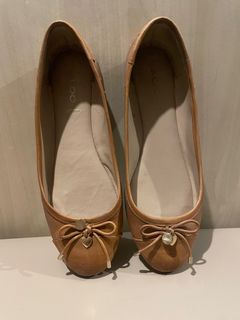 Aldo 真皮啡色平底鞋  toe cap ballet leather flats in tan64235213625219110