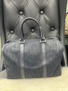 (Category: ) located in . Submitted by chloe_luxuries (Listing ID 1336337913, Image 1). Description: .