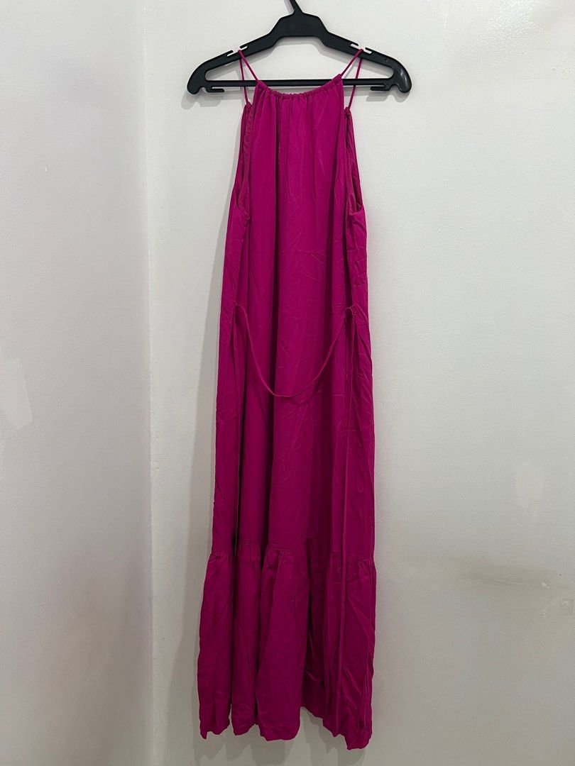 Banana Republic Maxi Dress (Category: Dresses) located in Quezon City. Submitted by d.essentialfinds (Listing ID 1336404690, Image 3). Description: Banana Republic Maxi Dress -size medium -with tag -brand new -rfs: declutter PM me for the exact measurements Negotiable for sure buyers 📍E. Rod. Sr. Ave. , QC.