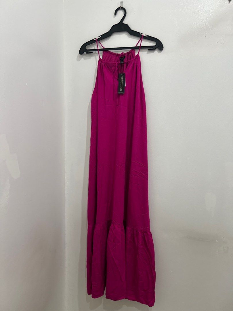 Banana Republic Maxi Dress (Category: Dresses) located in Quezon City. Submitted by d.essentialfinds (Listing ID 1336404690, Image 1). Description: Banana Republic Maxi Dress -size medium -with tag -brand new -rfs: declutter PM me for the exact measurements Negotiable for sure buyers 📍E. Rod. Sr. Ave. , QC.