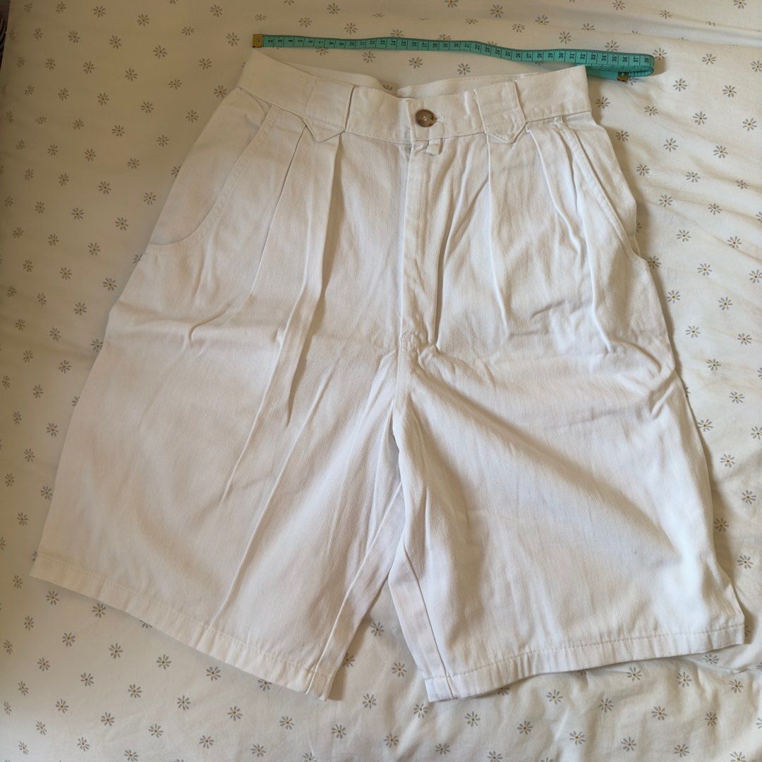 Calvin Klein White Denim Shorts (Category: Shorts) located in Pasig City. Submitted by preluvbyem (Listing ID 1336413531, Image 1). Description: Mahaba sya below the knee sa akin Size: XS-S PM if you want more photos MoP: Gcash / Maya Courier: J&T only (buyer will handle sf).
