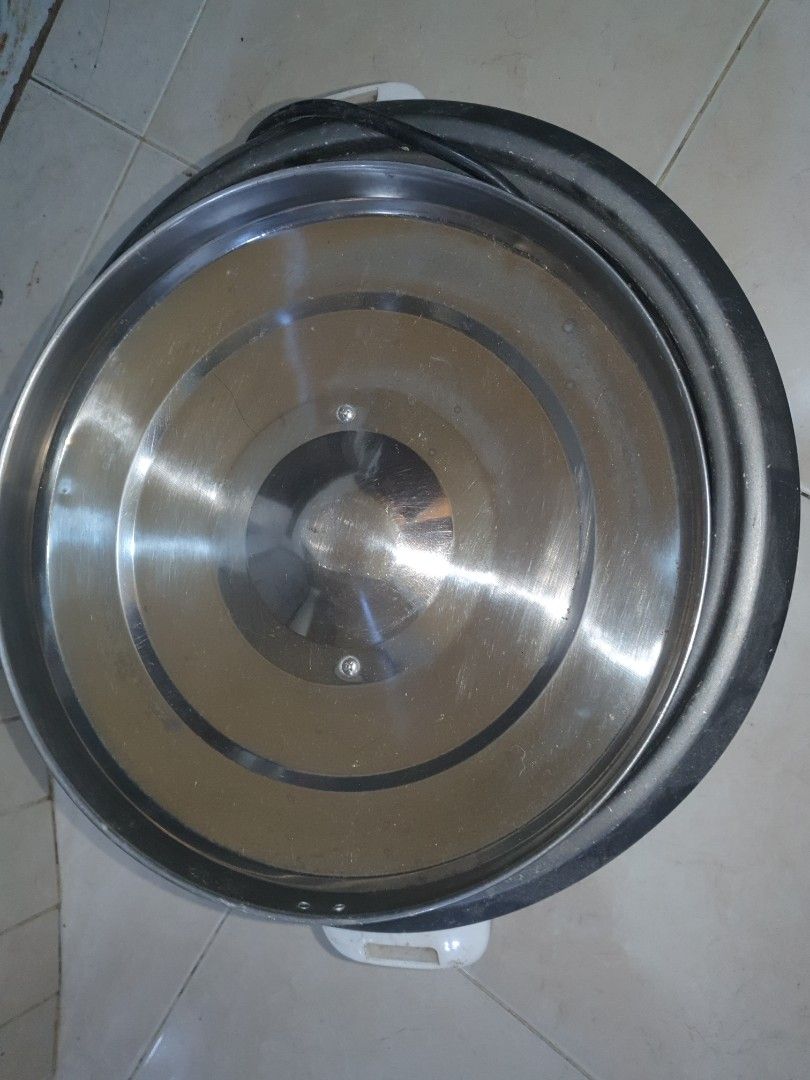 Canteen Rice Cooker (Category: Cookware & Accessories) located in Quezon City. Submitted by myrameds (Listing ID 1336482413, Image 3). Description: - still in good working condition. - decluterring - needs cleaning only - slightly negotiable - bought from Germany.