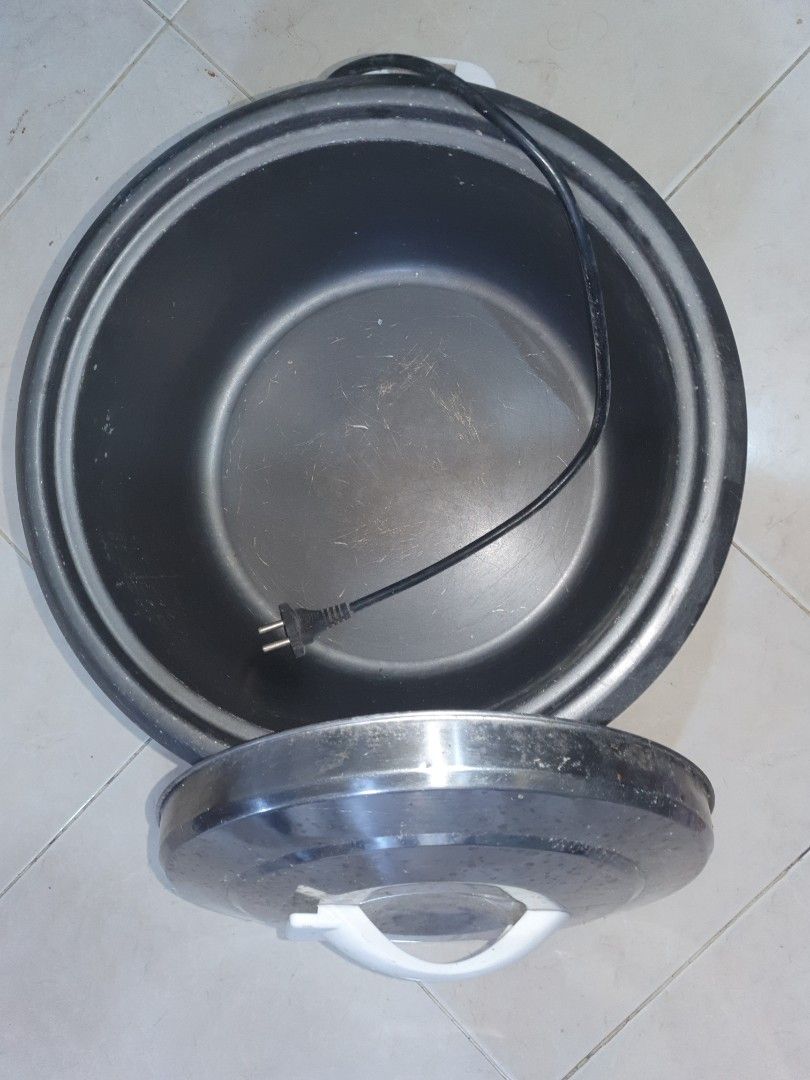 Canteen Rice Cooker (Category: Cookware & Accessories) located in Quezon City. Submitted by myrameds (Listing ID 1336482413, Image 2). Description: - still in good working condition. - decluterring - needs cleaning only - slightly negotiable - bought from Germany.