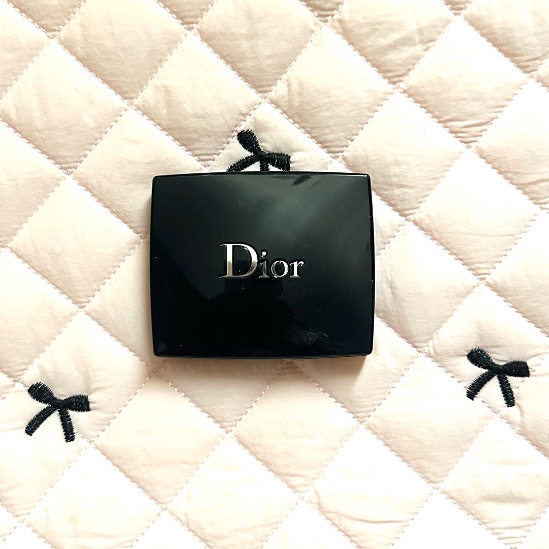 Dior Blush Sculpt - 002 Coral Shape (Category: Makeup) located in Manila. Submitted by highbloom (Listing ID 1336334957, Image 1). Description: - manila loc (lalamove/j&t avail).