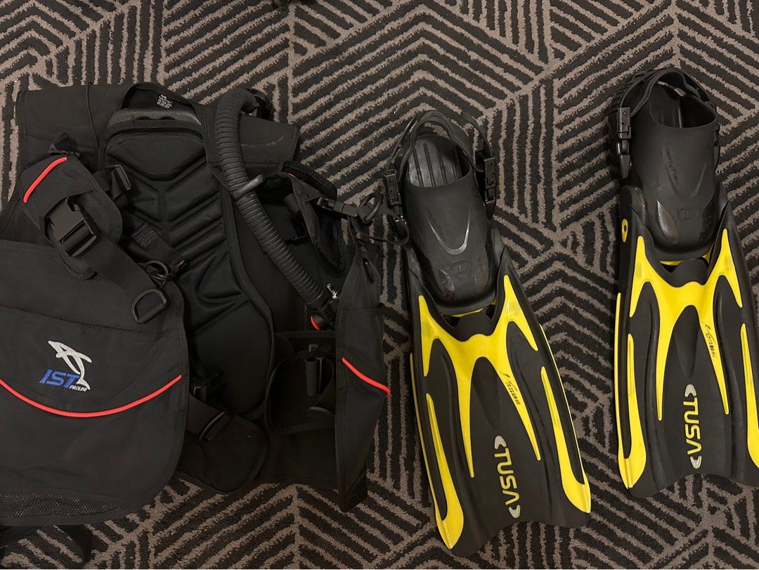 Diving Set (Category: Water Sports) located in Kuala Lumpur. Submitted by deela69 (Listing ID 1336491961, Image 1). Description: .