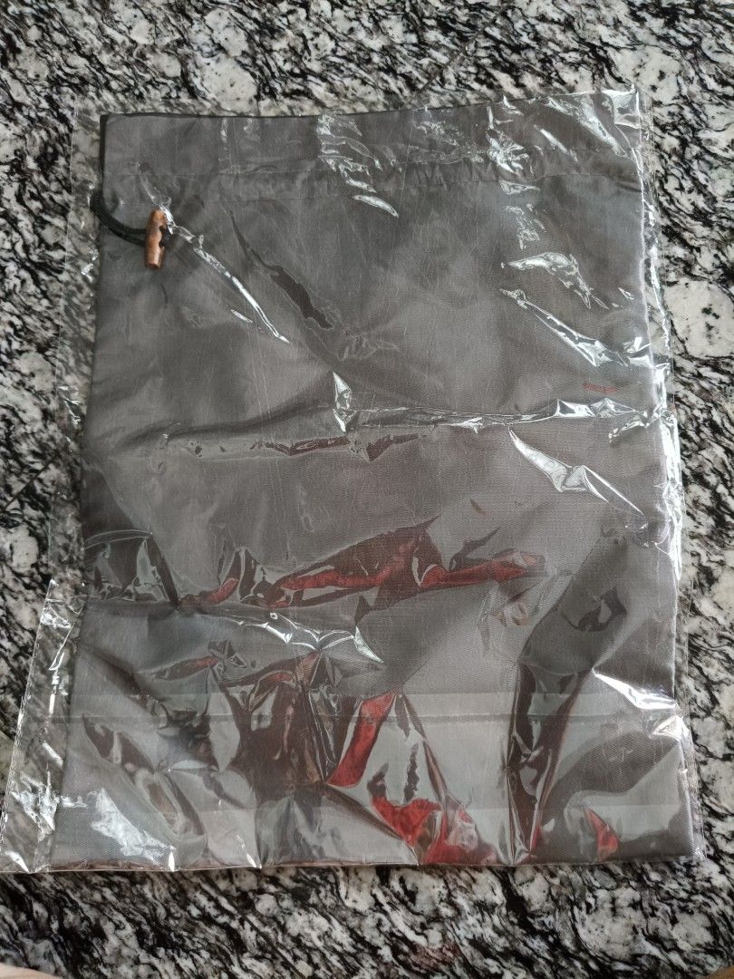 Drawstring bag (Category: Beach Bags) located in Singapore. Submitted by hamstermouse (Listing ID 1336336898, Image 2). Description: .