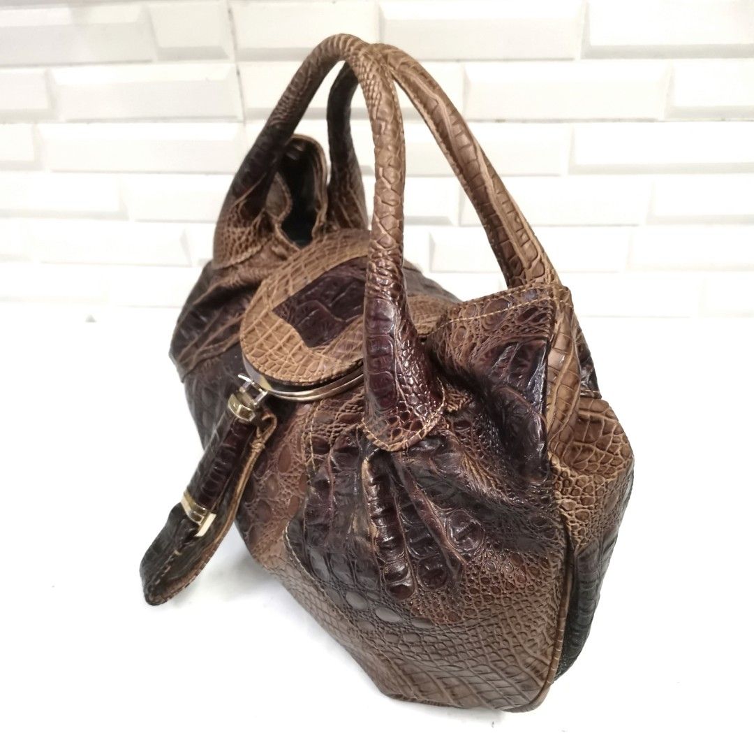 Fendi alligator spy bag clearance