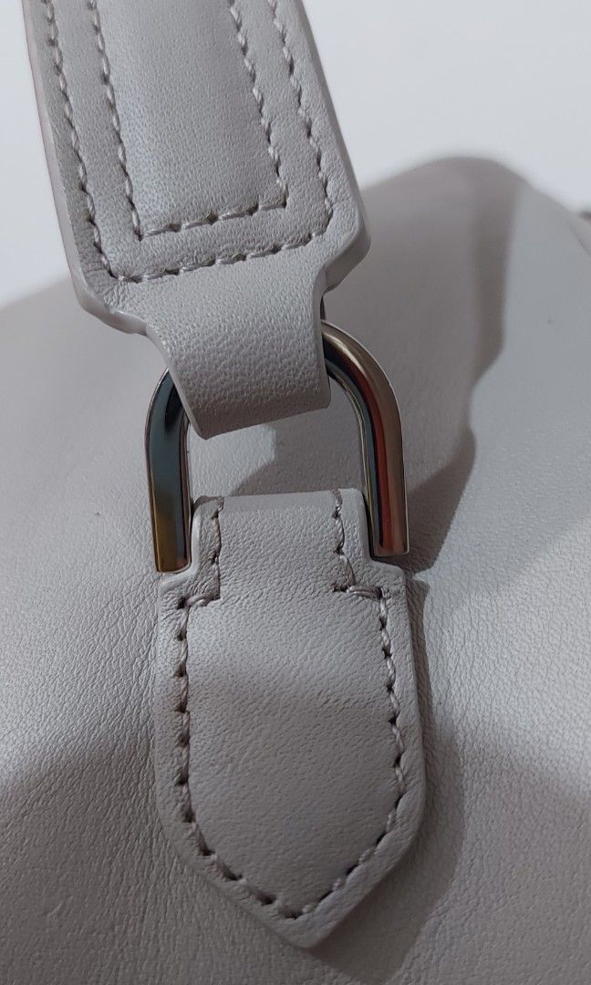 FURLA (Category: Luxury Bags & Wallets) located in Davao. Submitted by fucollections (Listing ID 1336341039, Image 3). Description: Leather bag in cream color..