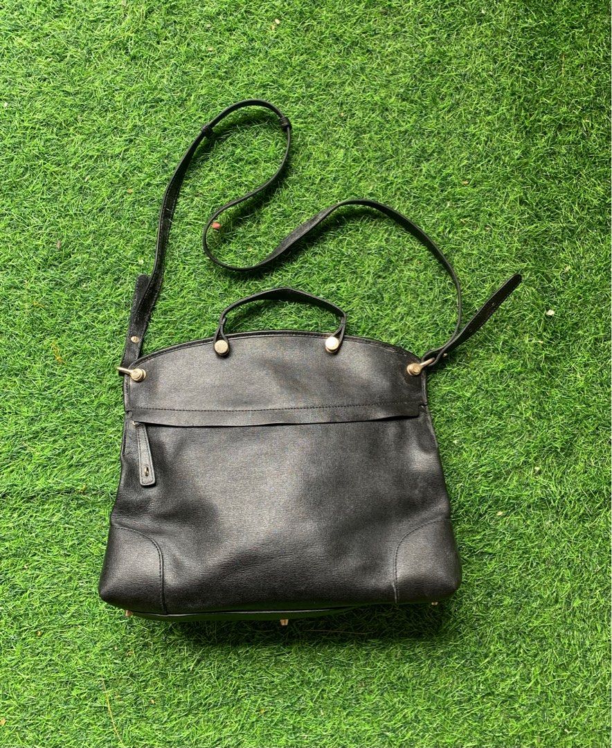 Furla Black Piper Shoulder Bag (Category: Luxury Bags & Wallets) located in General Trias. Submitted by zrchustle.604 (Listing ID 1336381821, Image 1). Description: No issue Authentic Furla.