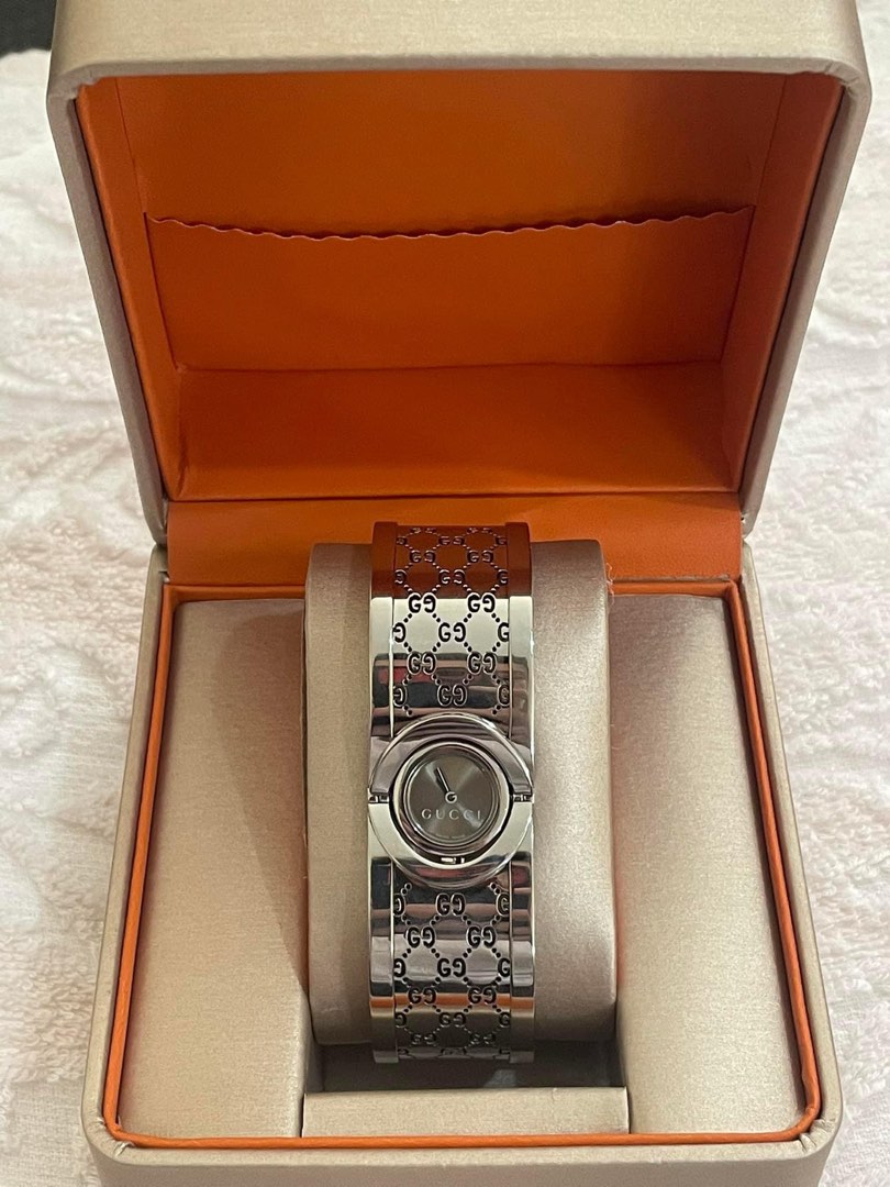 Gucci Twirl Bangle Watch