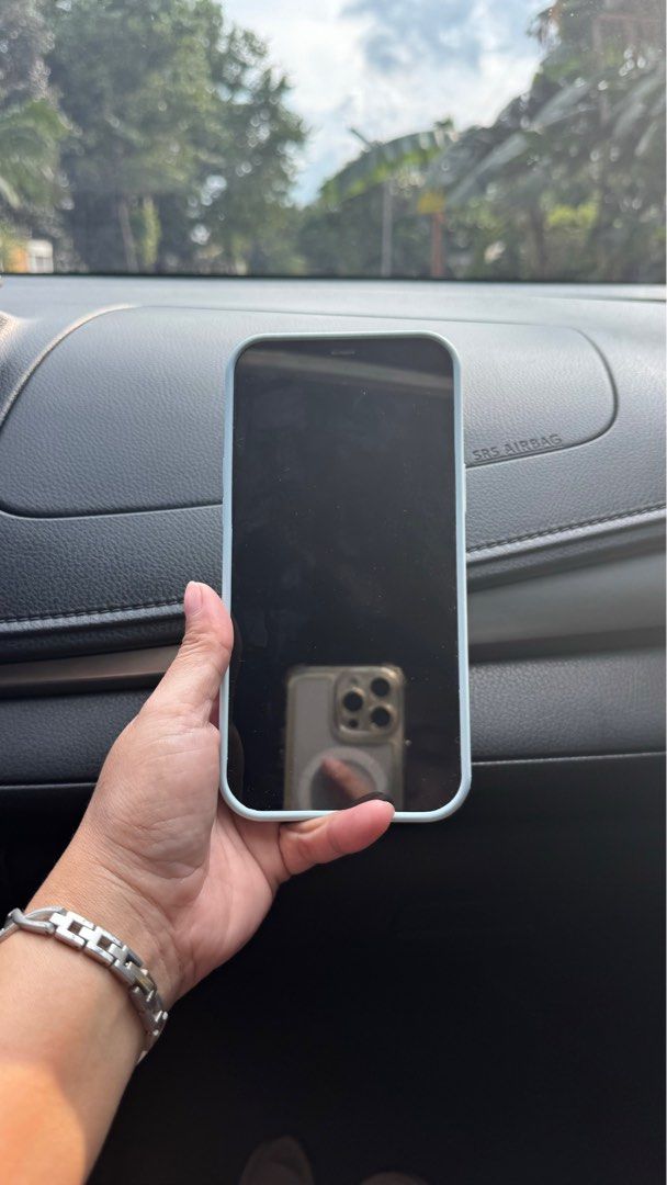 Iphone 12 pro max (Category: iPhone 12 Series) located in Manila. Submitted by luanglizet51562 (Listing ID 1336451519, Image 3). Description: With box Lady owned Battery health- service With free Rhode casing .