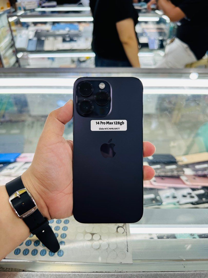 Iphone 14 Pro Max 128gb 90% batt Globelocked (Category: iPhone 14 Series) located in San Juan City. Submitted by javedsgadgetshop (Listing ID 1336359469, Image 1). Description: OPEN FOR INSTALLMENT VIA CREDIT CARD/GGIVES/SPAY/BILLEASE & SWAP/TRADE-IN! BUY AND SELL! Quick Specs : Iphone 14promax •128gb •NTC Variant •90% batt health •Globelocked •95% Smoothness •No hidden issue | No Repaired •100% Authentic | Not Refurbished •w/ OEM Charger & store