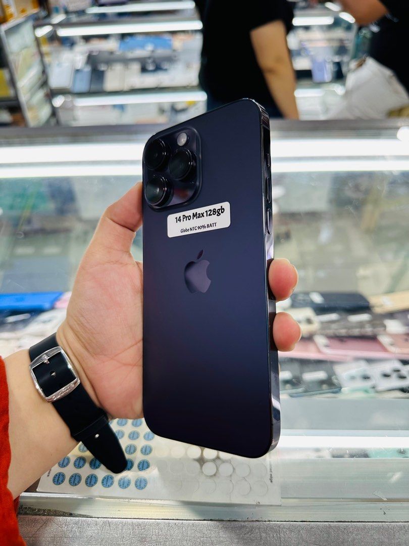 Iphone 14 Pro Max 128gb 90% batt Globelocked (Category: iPhone 14 Series) located in San Juan City. Submitted by javedsgadgetshop (Listing ID 1336359469, Image 2). Description: OPEN FOR INSTALLMENT VIA CREDIT CARD/GGIVES/SPAY/BILLEASE & SWAP/TRADE-IN! BUY AND SELL! Quick Specs : Iphone 14promax •128gb •NTC Variant •90% batt health •Globelocked •95% Smoothness •No hidden issue | No Repaired •100% Authentic | Not Refurbished •w/ OEM Charger & store