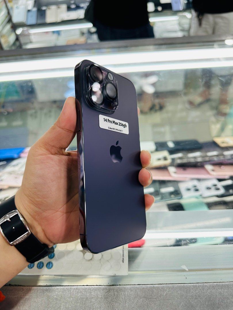 Iphone 14 Pro Max 256gb 97% batt Globelocked (Category: iPhone 14 Series) located in San Juan City. Submitted by javedsgadgetshop (Listing ID 1336374886, Image 3). Description: OPEN FOR INSTALLMENT VIA CREDIT CARD/GGIVES/SPAY/BILLEASE & SWAP/TRADE-IN! BUY AND SELL! Quick Specs : Iphone 14promax •256gb •NTC Variant •97% batt health •Globelocked •95% Smoothness •No hidden issue | No Repaired •100% Authentic | Not Refurbished •w/ OEM Charger & store