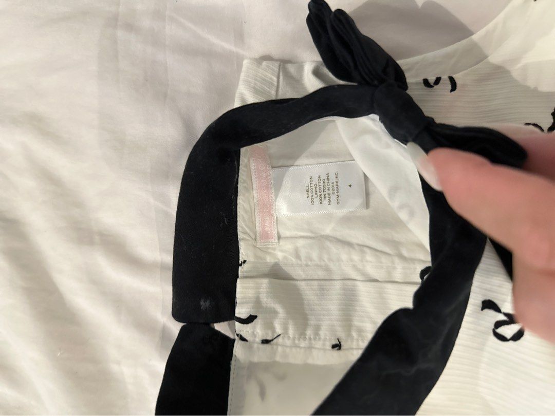 Janie and Jack Dress (Category: Babies & Kids Fashion) located in Quezon City. Submitted by ella1420 (Listing ID 1336433227, Image 3). Description: -Good condition with slight color fading in the black area -size 4 -bought in the US -Janie and Jack is a high end American children’s wear brand. See link for price ranges: https://www.janieandjack.com/girls-dresses?lang=en_US&start=48&sz=24&page=3.