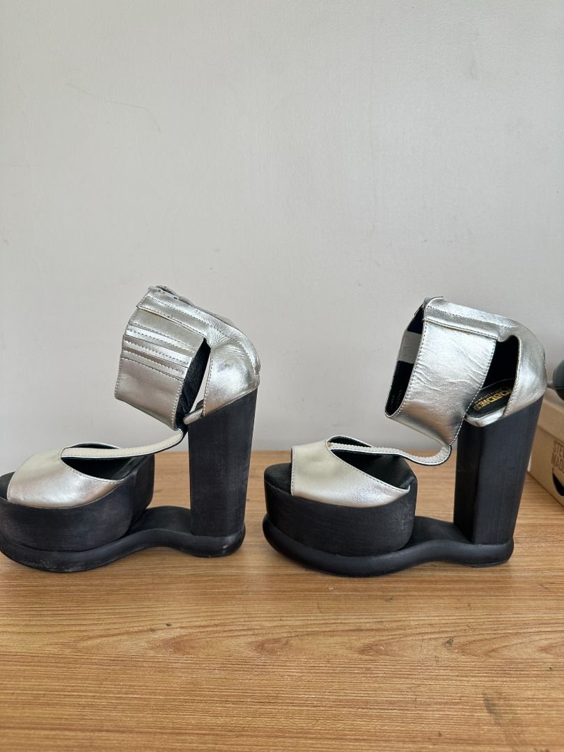 Jeffrey Campbell Shankless Heels size 9 (Category: Heels) located in Bocaue. Submitted by mttw000 (Listing ID 1336457445, Image 3). Description: Woodies by Jeffrey Campbell size 9.