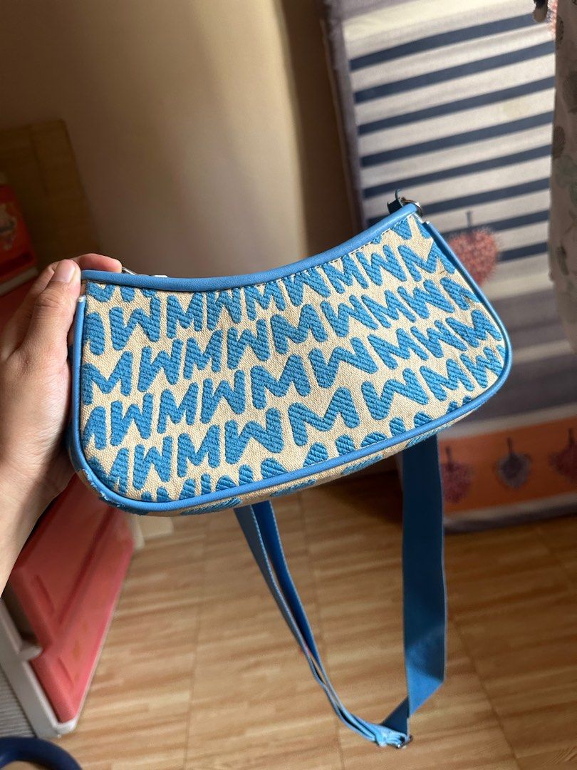 Mango dual sling and hand bag (Category: Luxury Bags & Wallets) located in Valenzuela. Submitted by shopwithmika (Listing ID 1336363522, Image 1). Description: .