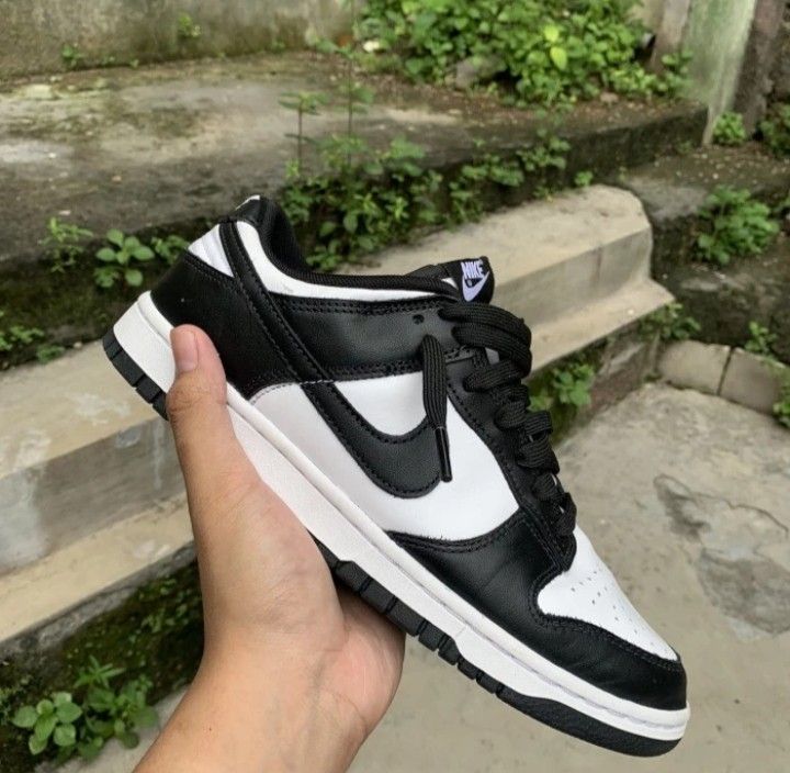 snipes dunk low black white