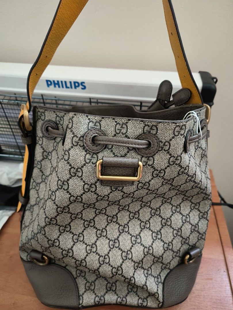 Gucci barrel bag deals