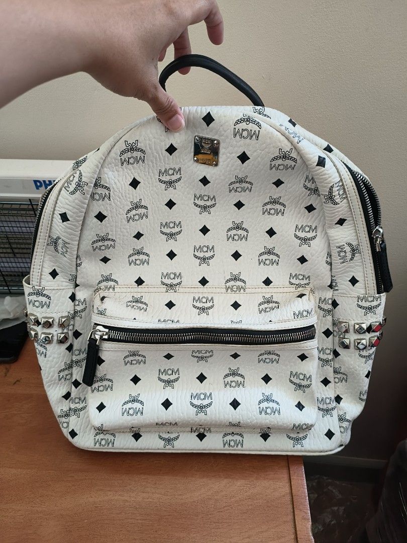 BIDDING!! ORIGINAL MCM WHITE BACKPACK - RANK SA - NEGOTIABLE (Category: Luxury Bags & Wallets) located in Manila. Submitted by riontokioaf (Listing ID 1336441946, Image 1). Description: BIDDING! SEND YOUR BEST OFFER!.